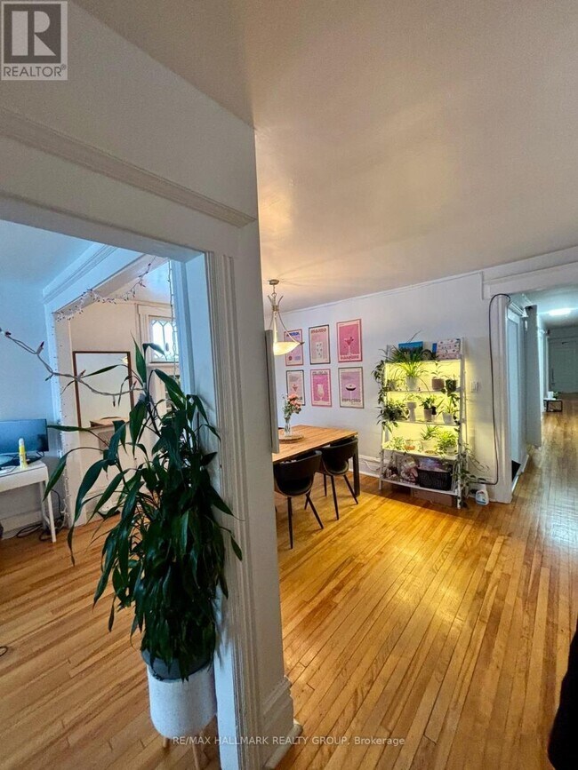 Photo du bâtiment - 421-421 Lisgar St