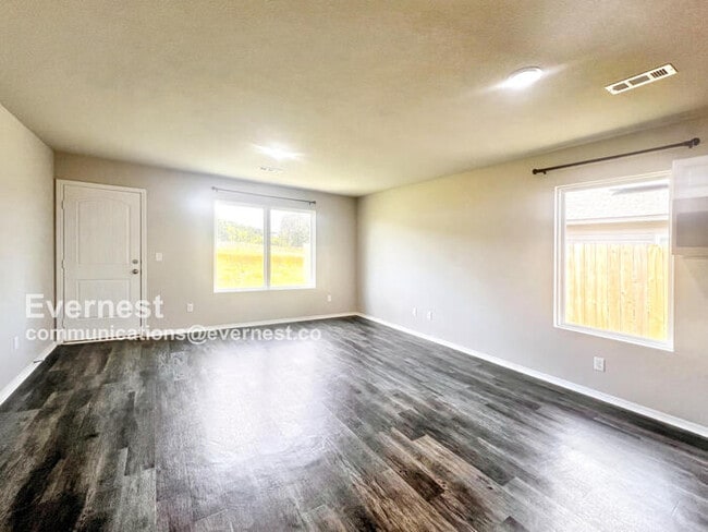 Building Photo - 10420 Debbie Dr