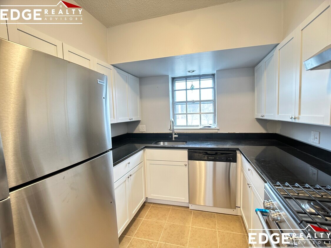 Foto principal - 178 Lake Shore Rd
