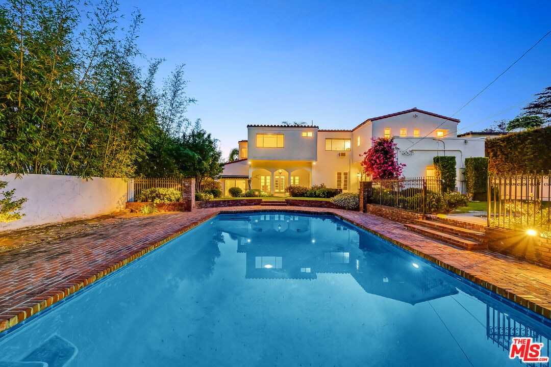 Primary Photo - 630 Alta Dr