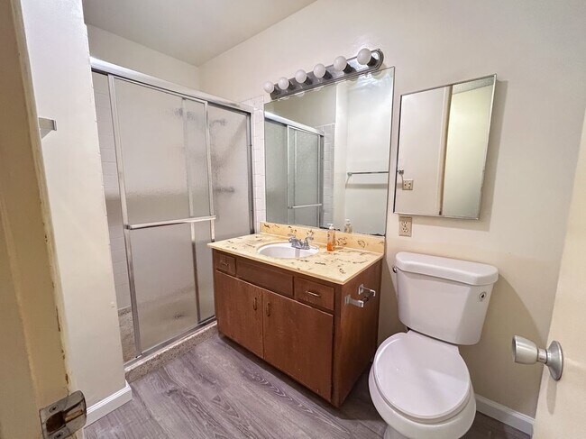 Foto del edificio - 4675 Bancroft St