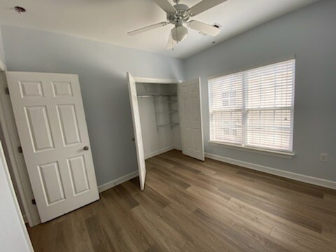 Building Photo - 2820 Bloomfield Ln