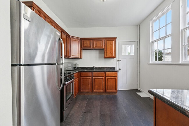 Building Photo - 2830 Palmer Ave