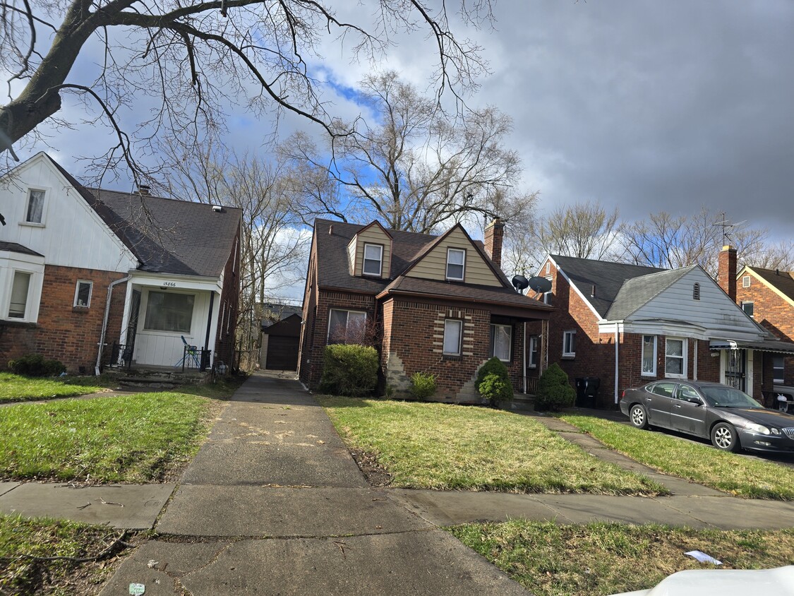 Primary Photo - 15860 Fordham St