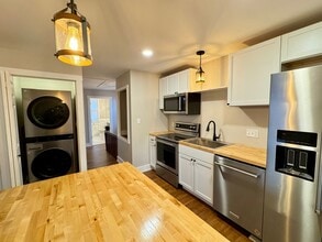 Building Photo - 931 Baldwin St