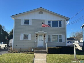 Building Photo - 305 Wiklund Ave