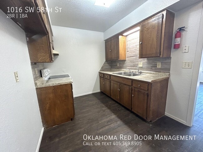 Foto del edificio - 1016 SW 58th St