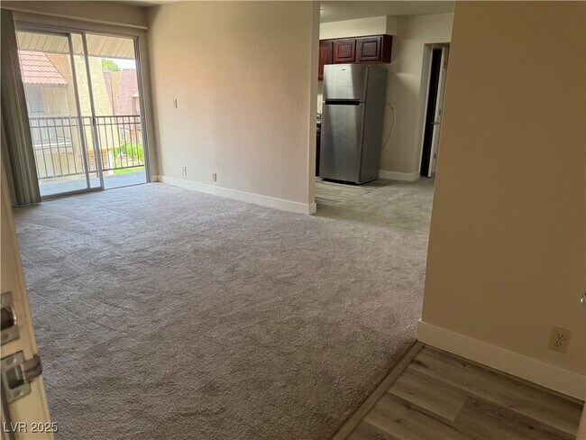 Building Photo - 4390 Sandy River Dr