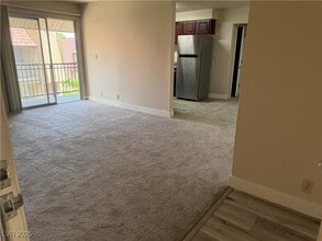 Building Photo - 4390 Sandy River Dr