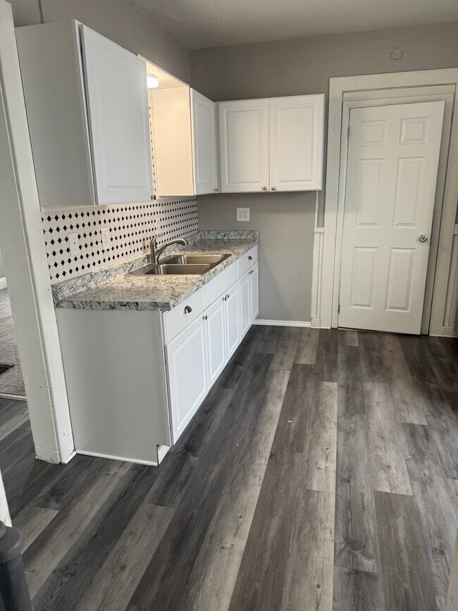 Cocina - 10 Lehigh Ave