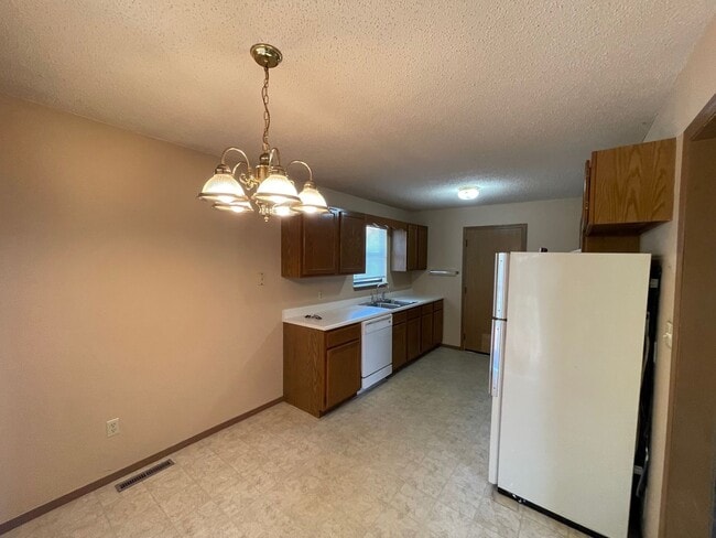 Building Photo - Coming Soon! Jeffries, Carver & Kickapoo S...