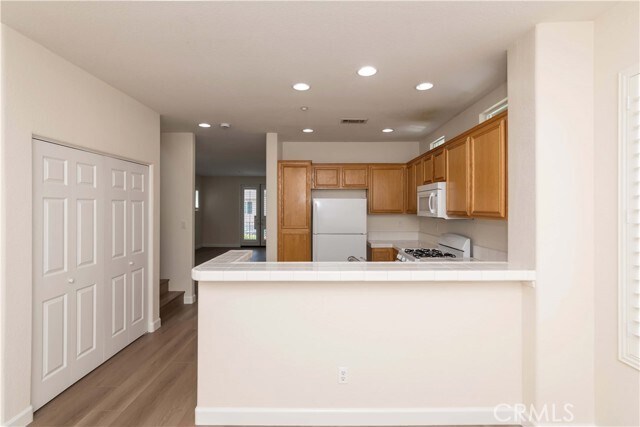 Foto del edificio - 1347 McFadden Dr