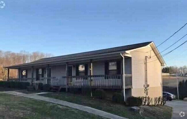 Building Photo - 3752 Reeds Chapel Rd