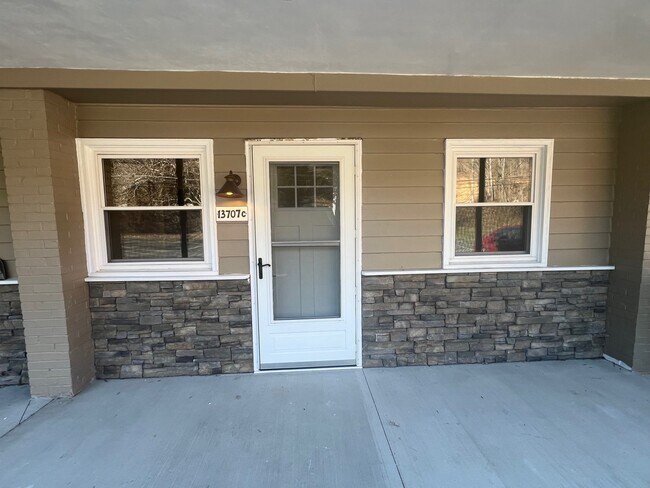 Foto del edificio - 13707 Old National Pike