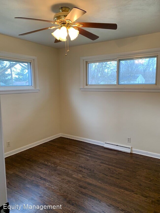 Building Photo - 3 br, 1.5 bath House - 3396 Sandalwood Court