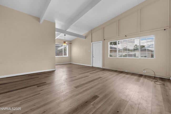 Foto del edificio - 12100 Himalaya St