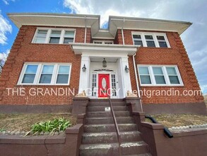Building Photo - 202 Elm Ave