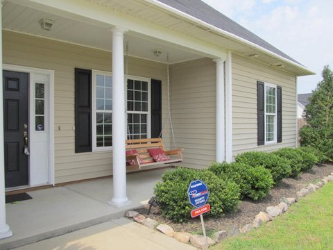 Foto del edificio - Beautiful 4 Bedroom Home with Spacious Backyard!