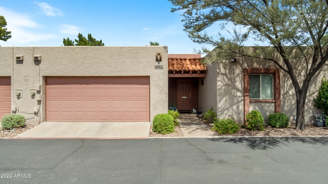 Building Photo - 1220 E Encantada Pl