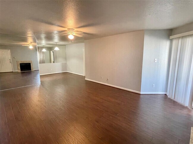 Foto del edificio - 9797 Leawood Blvd