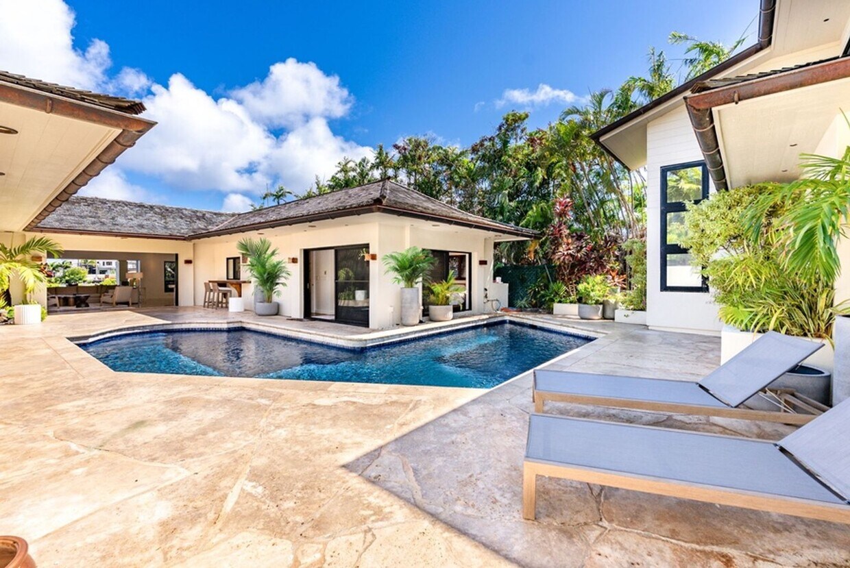 Foto principal - Honolulu Lagoonfront Villa | 4BR Courtyard...