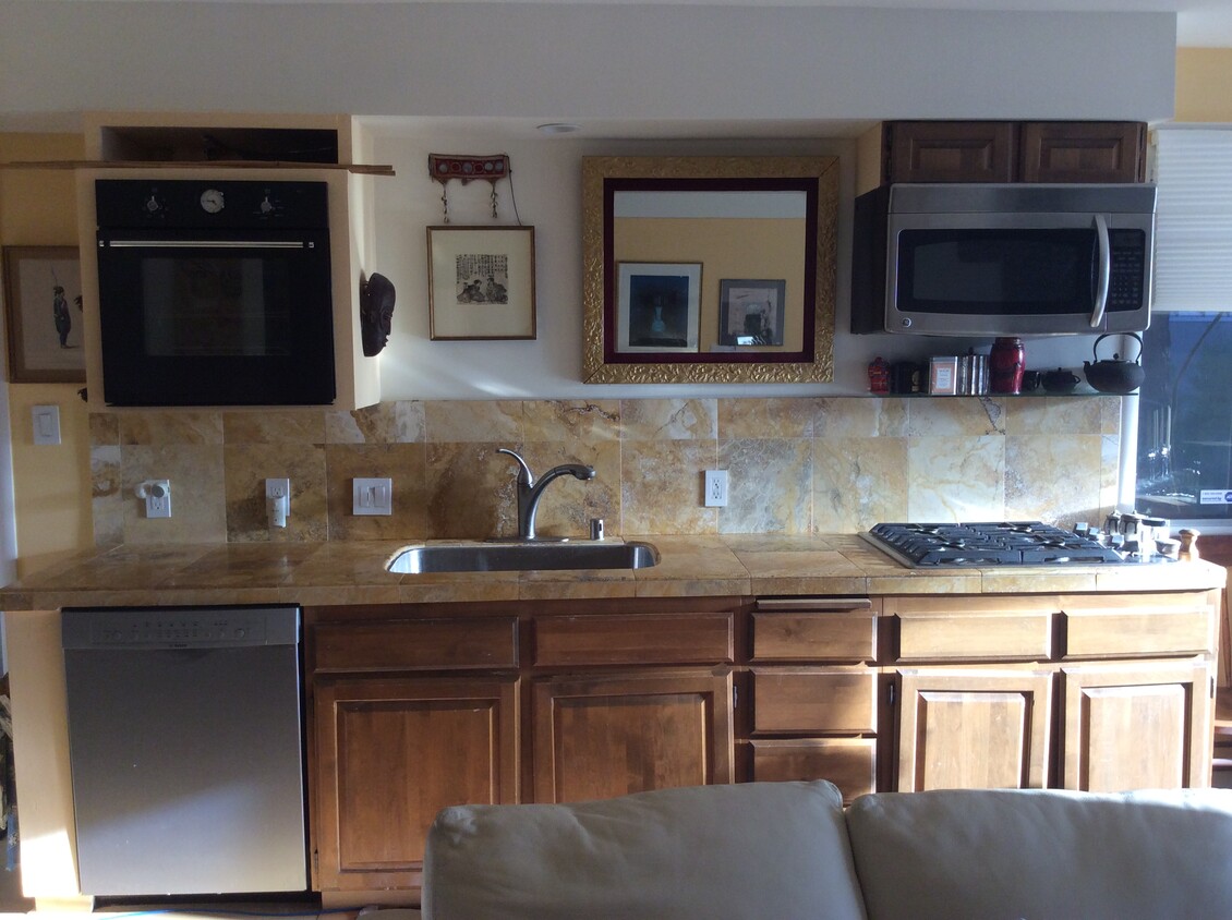 Travertine marble kitchen tiles, large stainless sink - 60 Highland Blvd