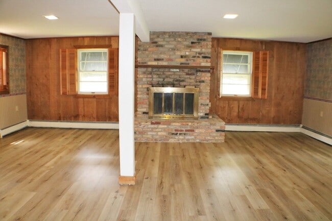 Building Photo - $2,200 | 4 Bedroom, 2 Bathroom Multi Floor House | No Pets | Available for August 1st, 2026 Move In!