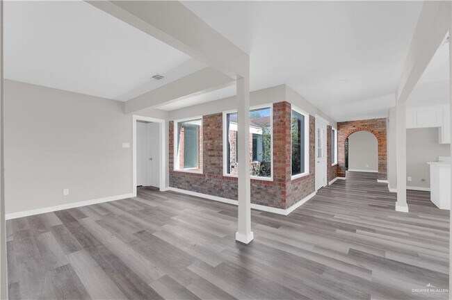 Building Photo - 26 Tiquisate Ave