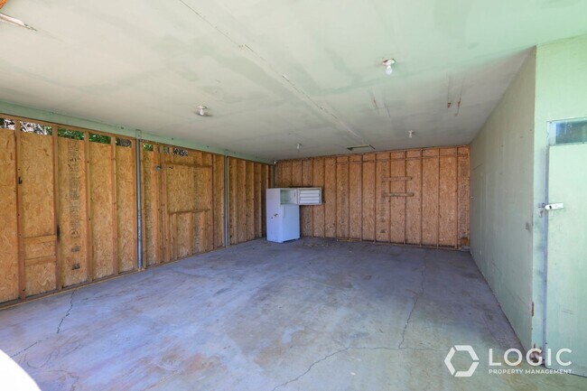 Foto del edificio - Great 2 Bedroom House on Dead End Street!