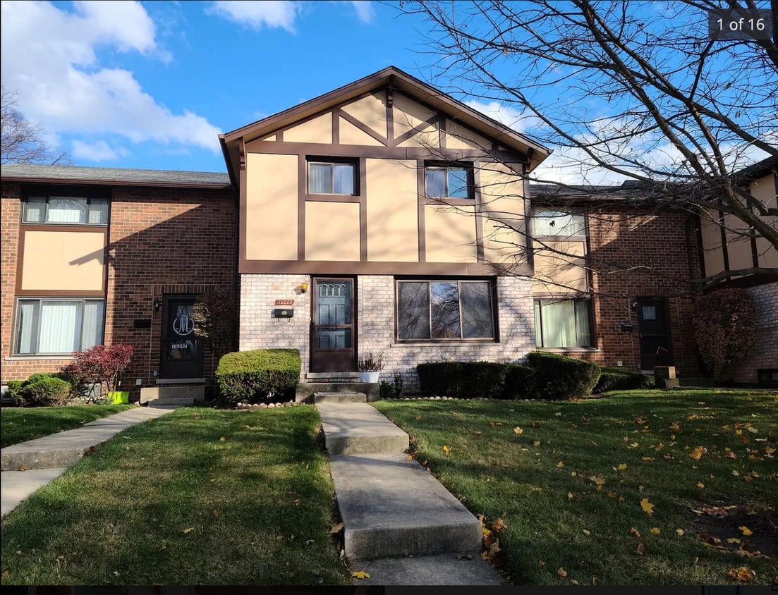 1S299 Danby St, Villa Park, IL 60181 House Rental in Villa Park, IL