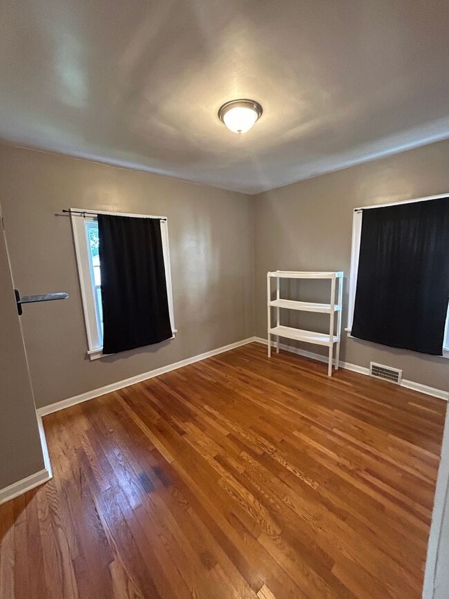 Building Photo - 4703 Stickney Ave