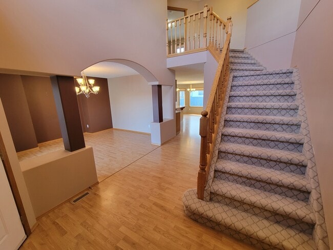 Building Photo - 18020-18101 101 St NW