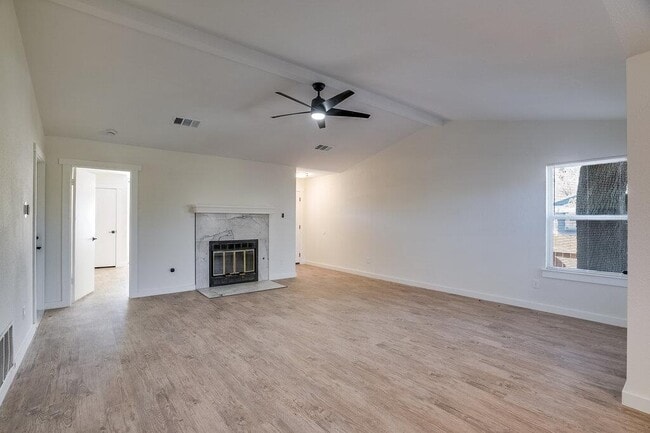 Foto del edificio - 12910 Covington Trail