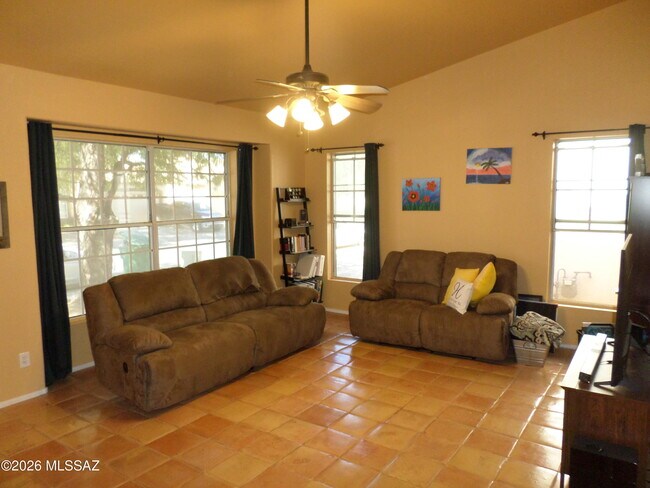 Building Photo - 9006 N Willeta Dr