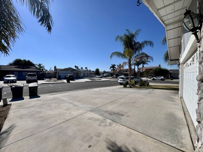 Foto del edificio - Spacious 3 Bedroom Menifee Home with Bonus...