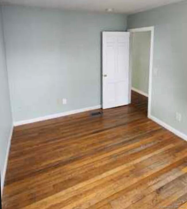 Building Photo - 64 James St