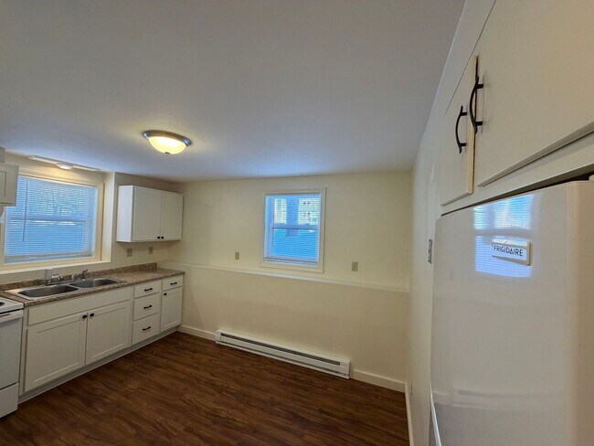 Foto del edificio - 12 Renarl Ave