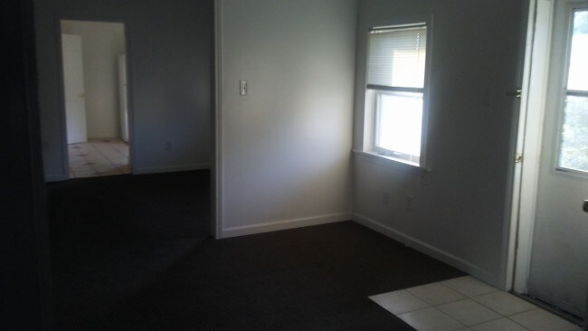 Building Photo - 118 Van Buren St