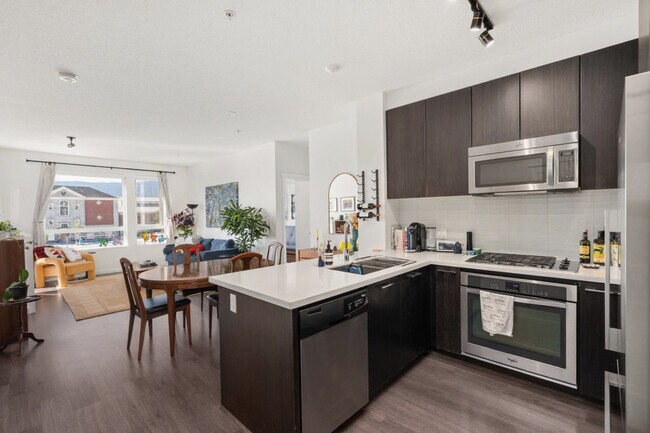 Photo du bâtiment - 717 Chesterfield Ave