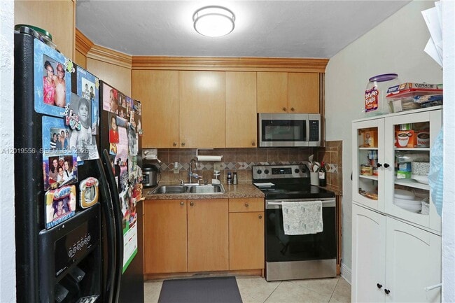 Foto del edificio - 1275 W 35th St