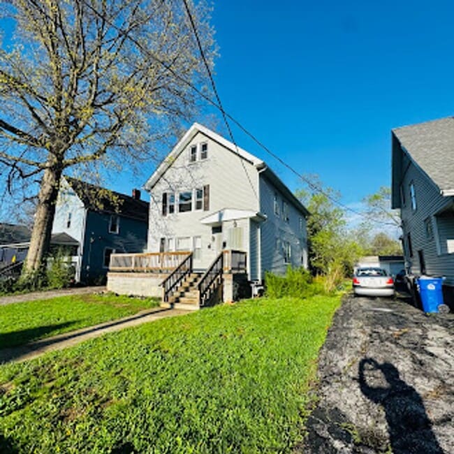 Foto del edificio - 1333 E 188th St