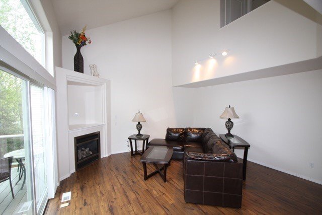 Building Photo - 3 Bedroom South Anchorage Condo!