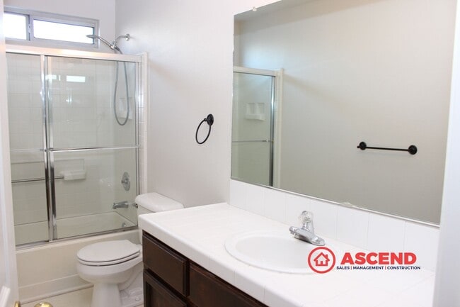 Building Photo - Poolside Living in Rosedale – Spacious 3 Bed / 2 Bath Home!