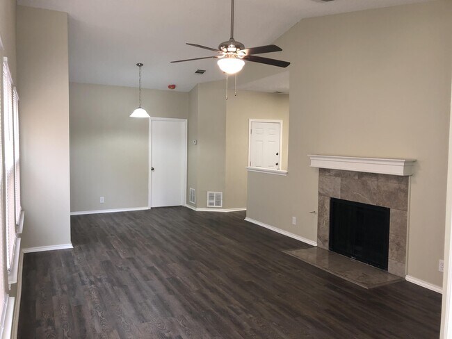 Building Photo - 3453 Ridge Country St