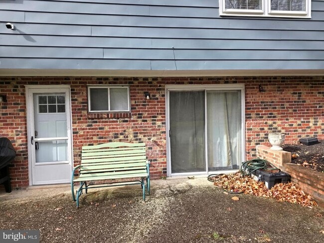 Building Photo - 7009 Lamp Post Ln