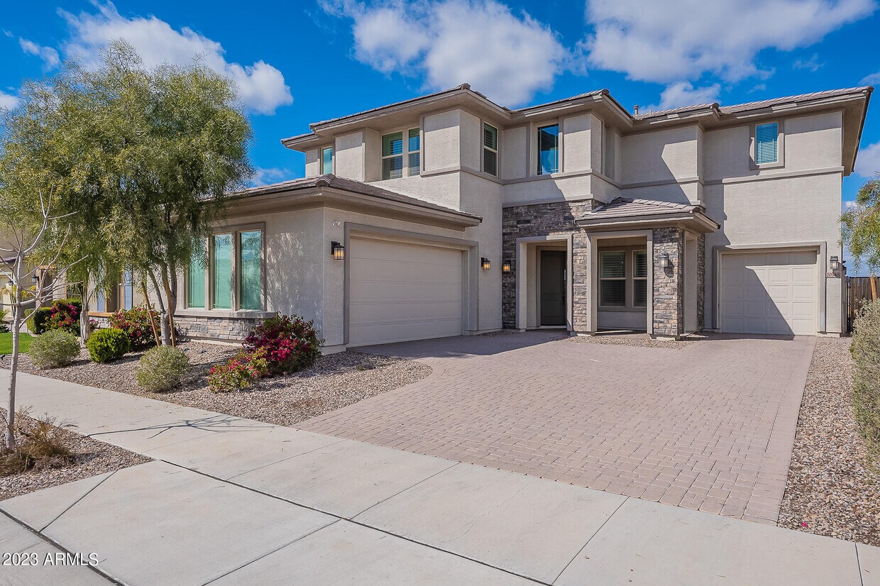 Primary Photo - 20948 E Raven Dr