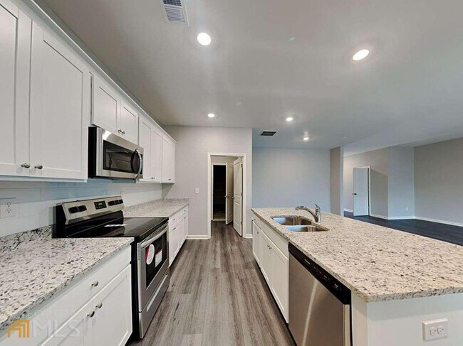 Foto del edificio - 104 Webster Cir