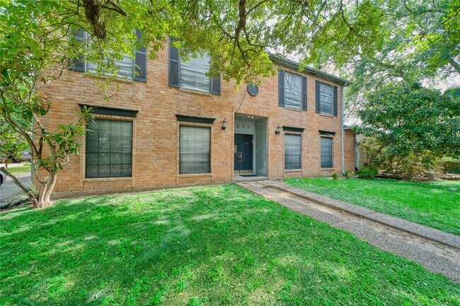Building Photo - 8006 Albin Ln