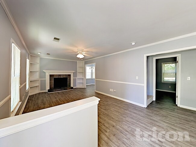 Building Photo - 308 Kenton Dr