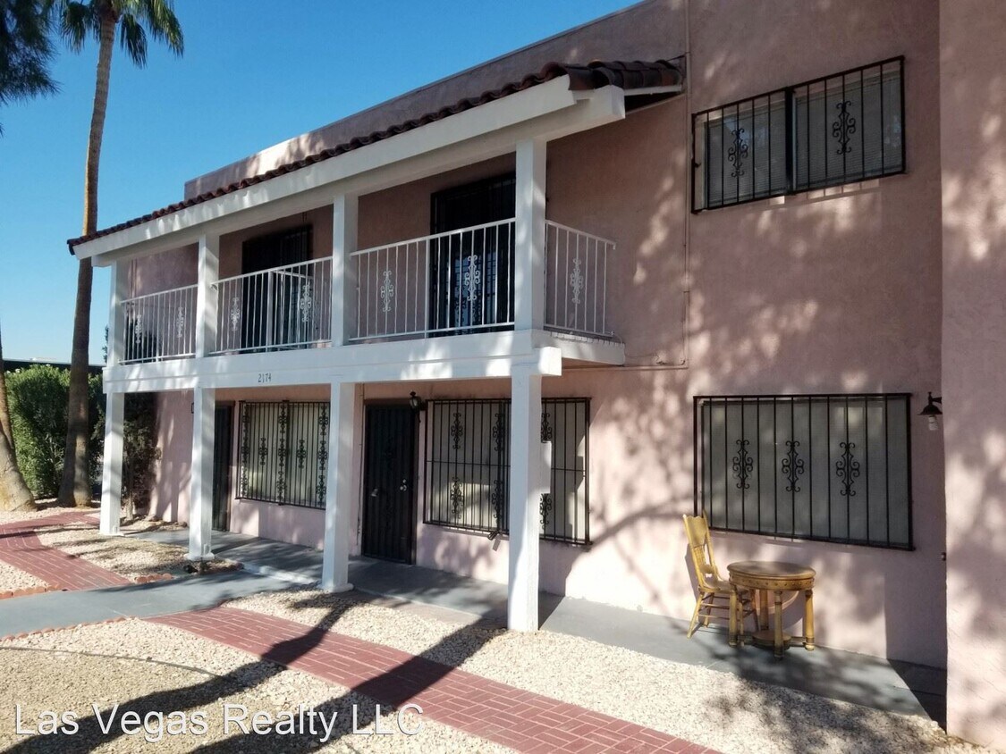 Primary Photo - 2 br, 1.5 bath House - 2174 E Desert Inn Rd.